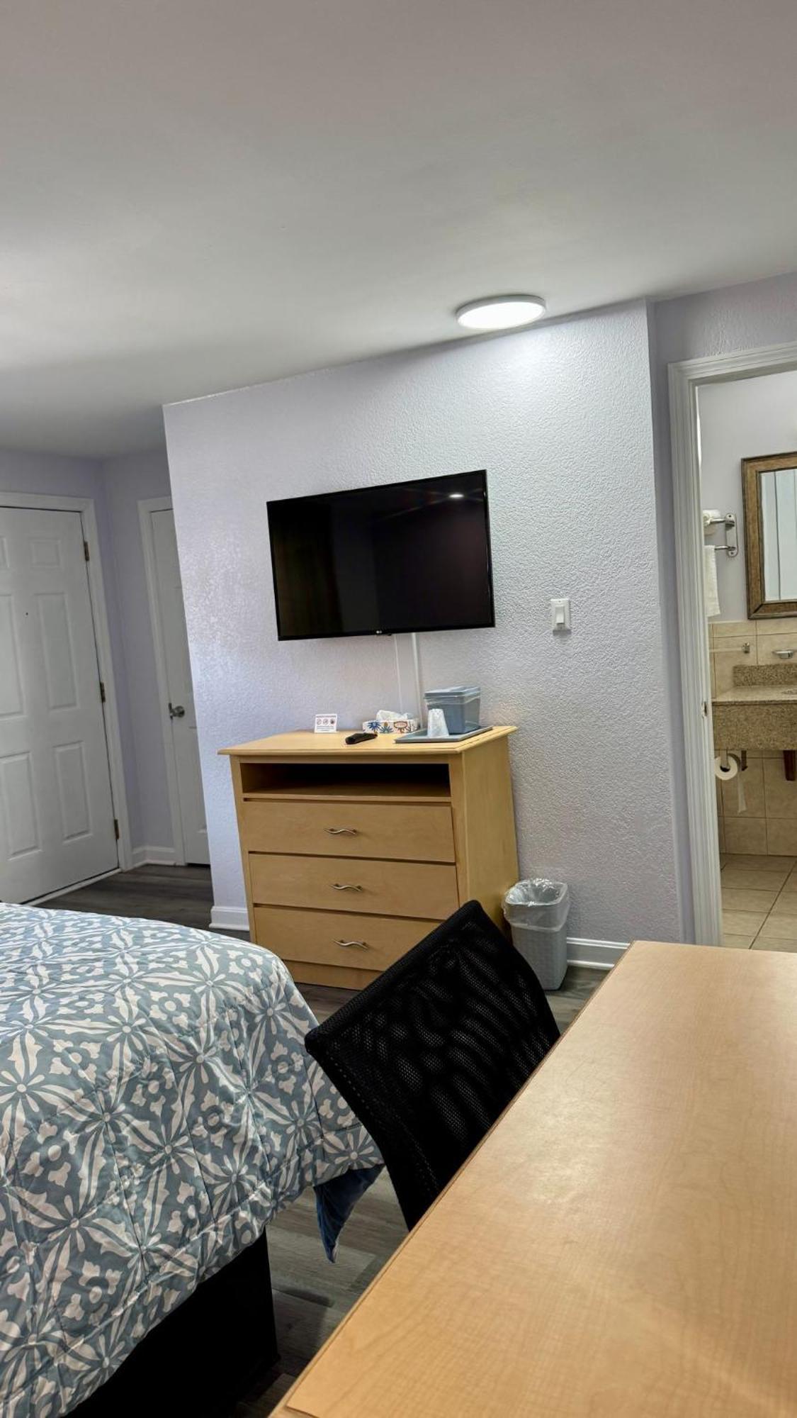 Chisholm'S Motor Inn Saugus Eksteriør billede